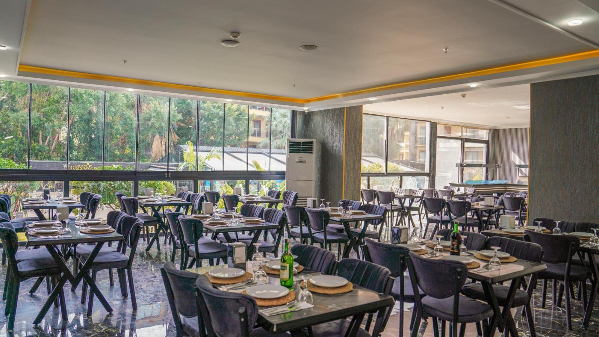 אלאניה Grand Alisa Hotel מראה חיצוני תמונה