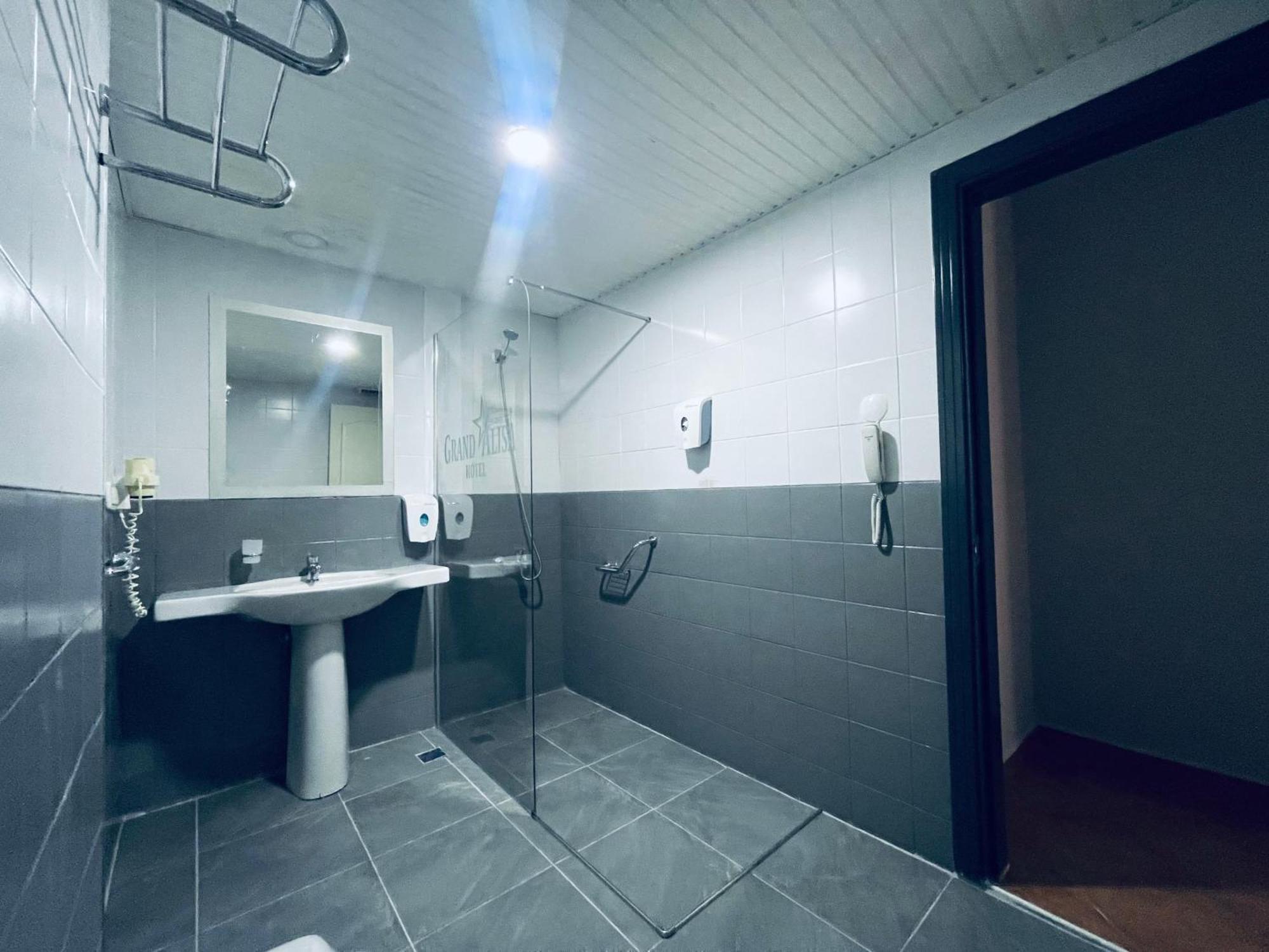 אלאניה Grand Alisa Hotel מראה חיצוני תמונה